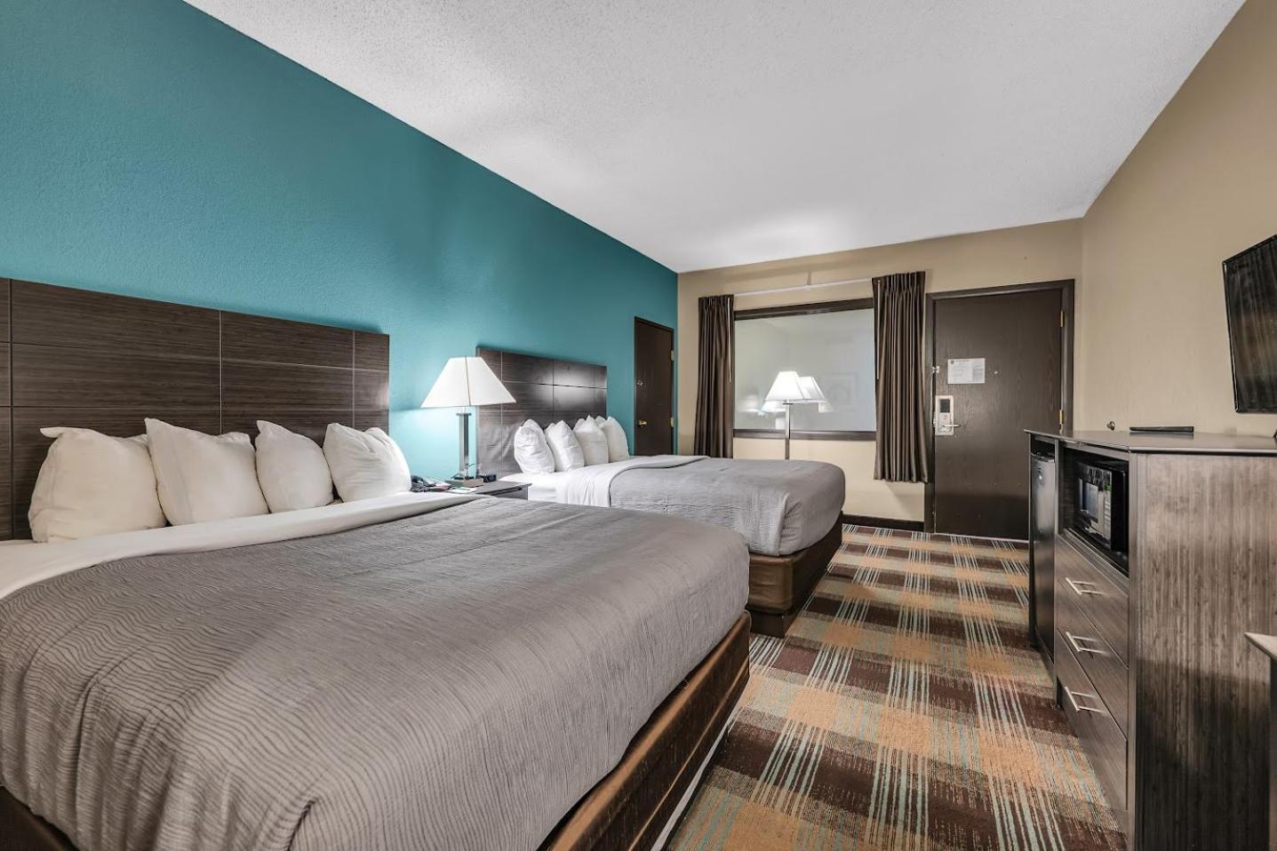 Quality Inn Roseville-Detroit North Екстер'єр фото